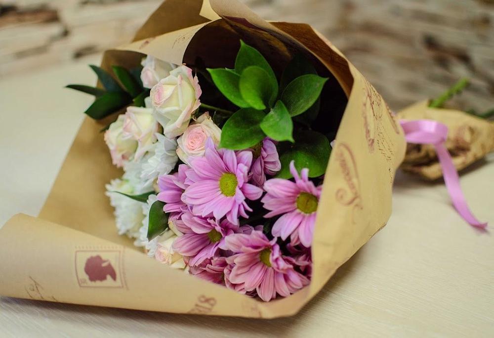 Букет цветов из: Розы и Хризантемы в Геленджике