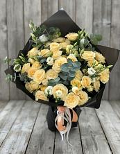 Букет цветов из:  Розы и Лизиантусы в Геленджике