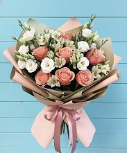 Букет цветов из:  Розы, Альстромерии и Лизиантусы в Геленджике