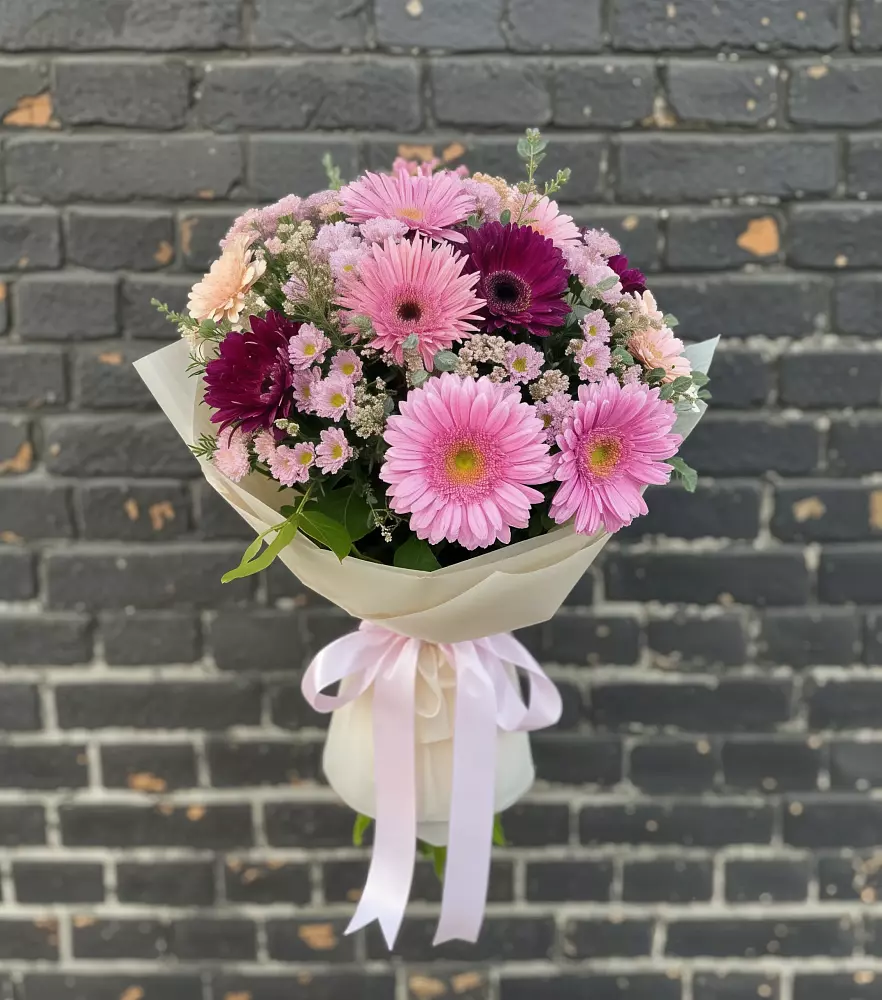 Букет цветов из: Герберы и Хризантемы в Геленджике