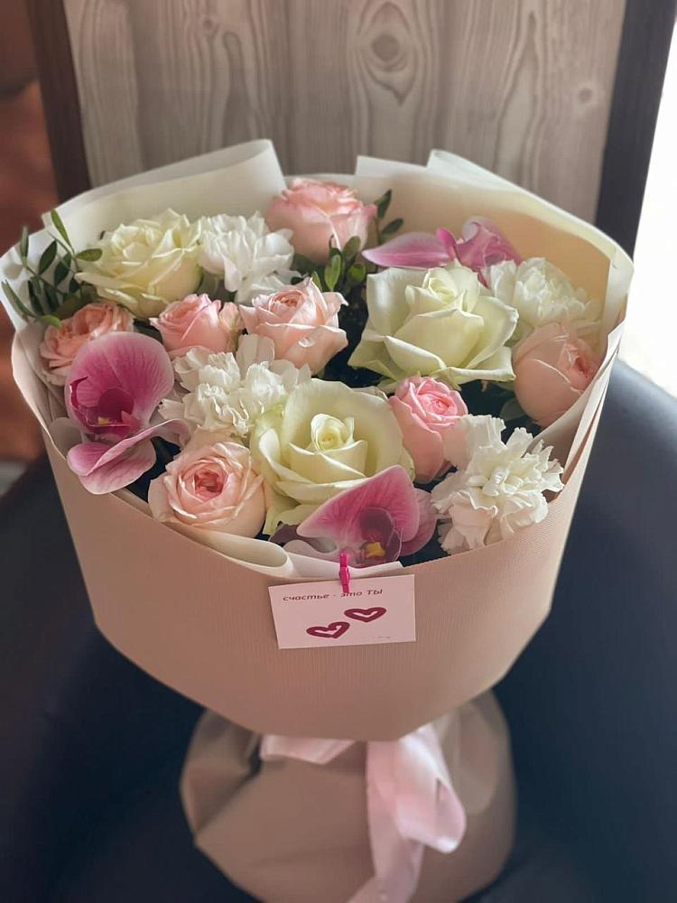 Букет цветов из: Орхидеи, Розы и Гвоздики в Геленджике