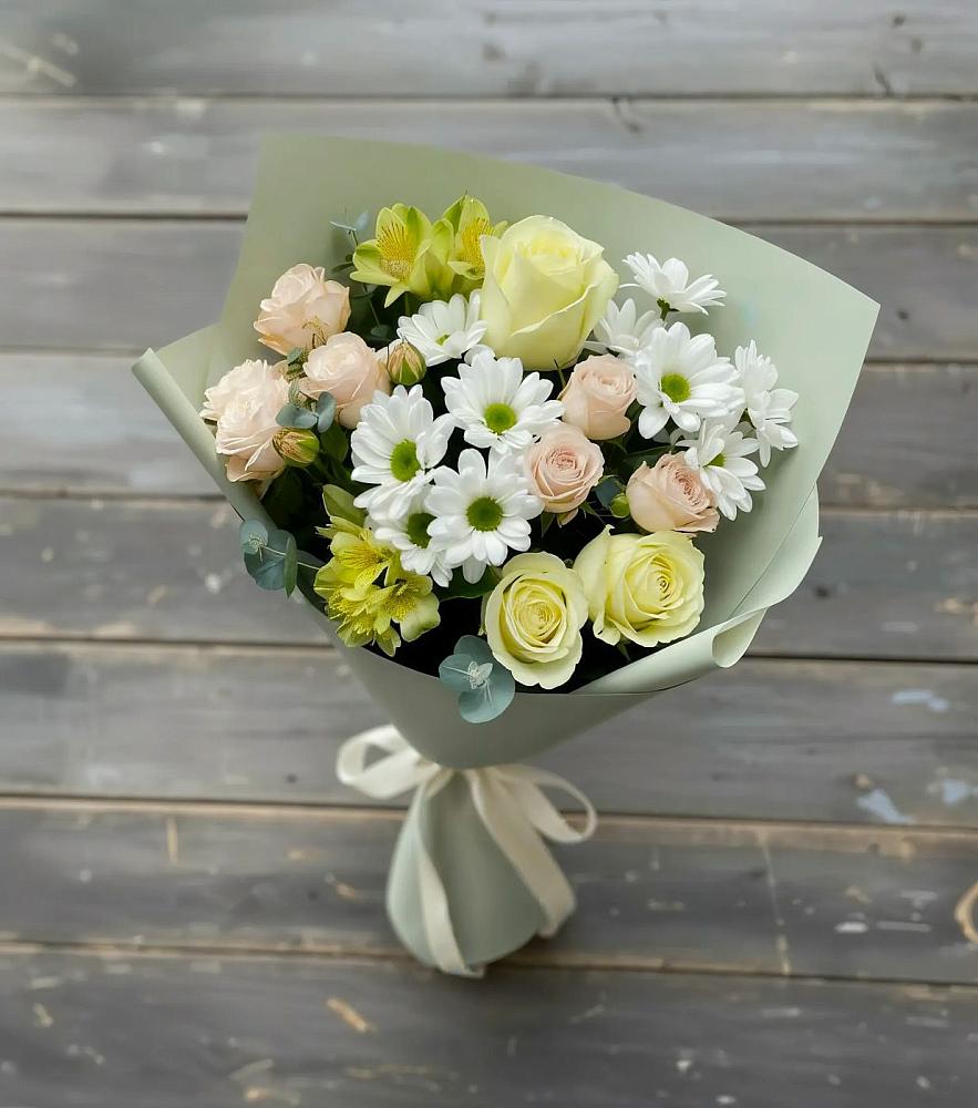 Букет цветов из: Альстромерии, Розы и Хризантемы в Геленджике