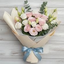 Букет цветов из:  Лизиантусы в Геленджике