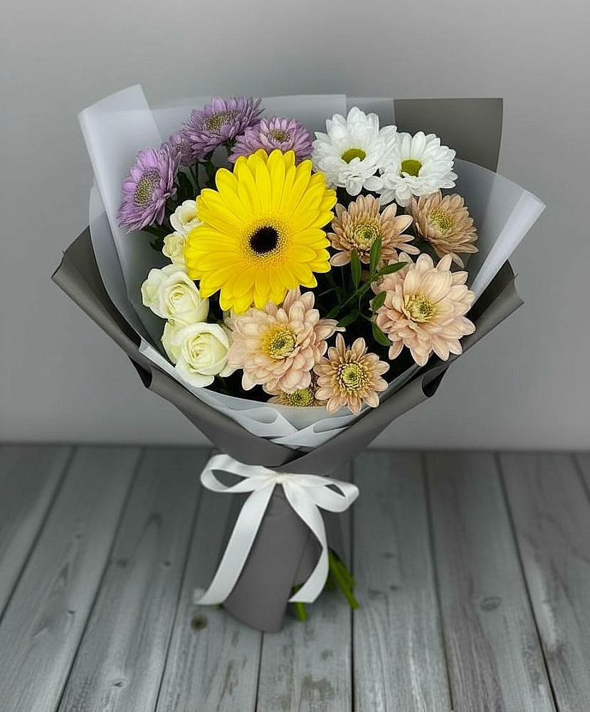 Букет цветов из: Розы, Герберы и Хризантемы в Геленджике