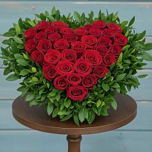 Цветочная композиция из Розы в виде сердца в Геленджике