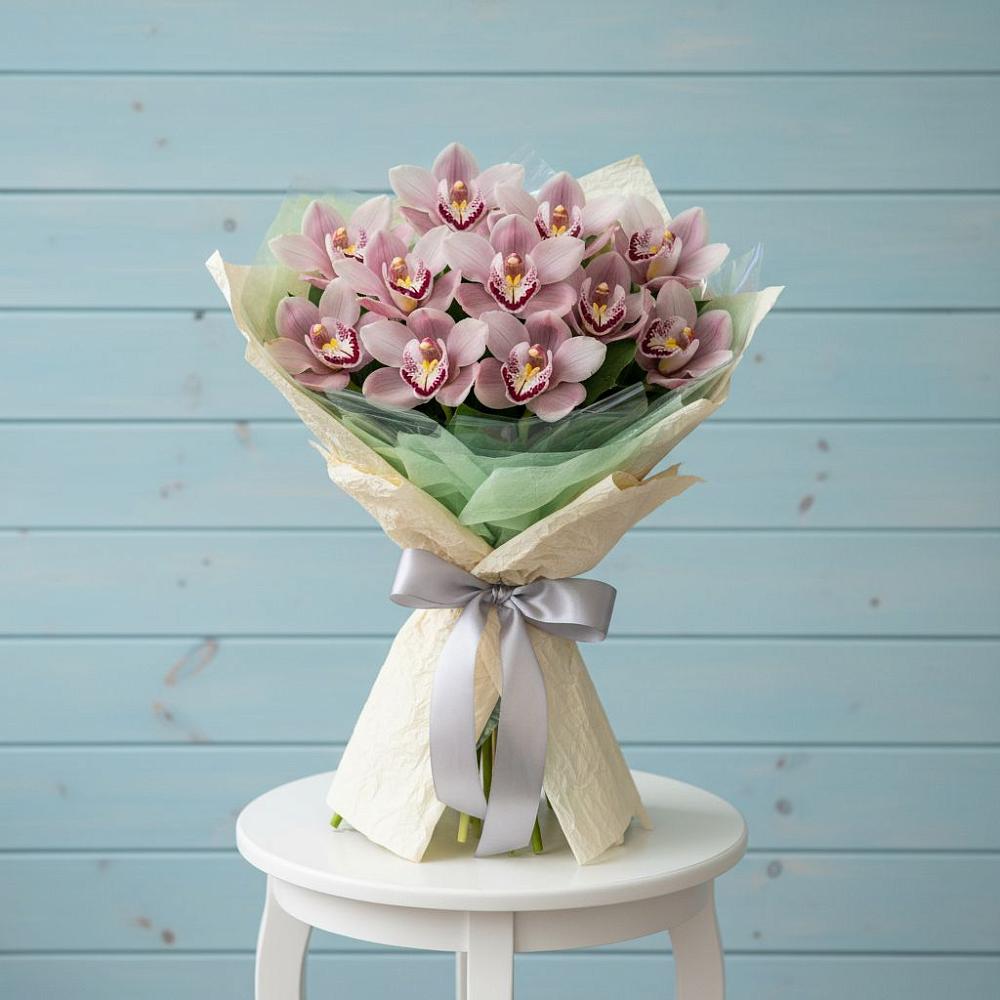 Букет цветов из: Орхидеи и Розы в Геленджике