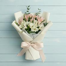 Букет цветов из:  Альстромерии в Геленджике