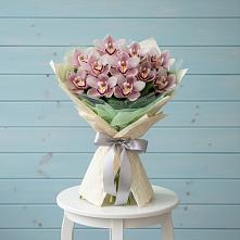 Букет цветов из:  Орхидеи и Розы в Геленджике