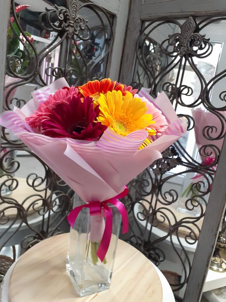 Букет цветов из: Герберы в Геленджике