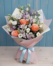 Букет цветов из:  Лизиантусы, Розы, Альстромерии и Гипсофила в Геленджике