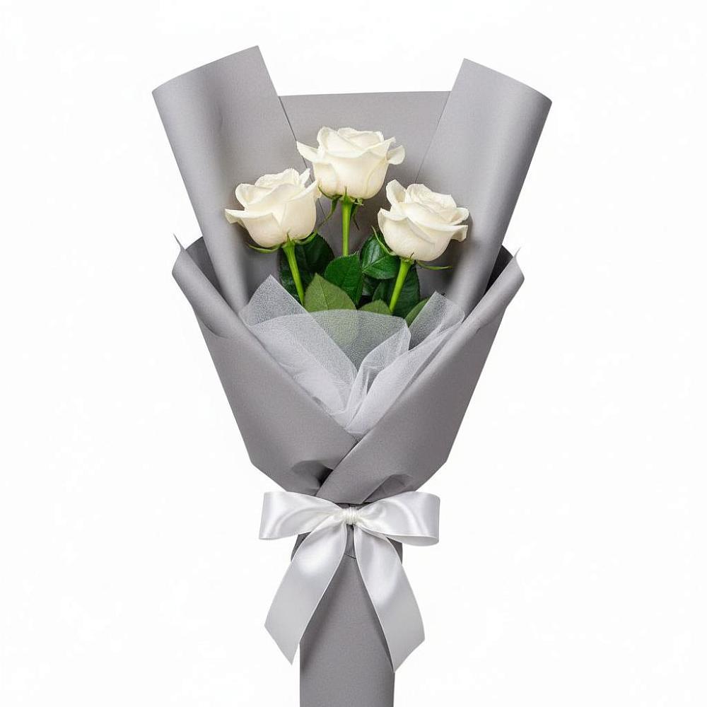 Букет 3 белые розы в Геленджике