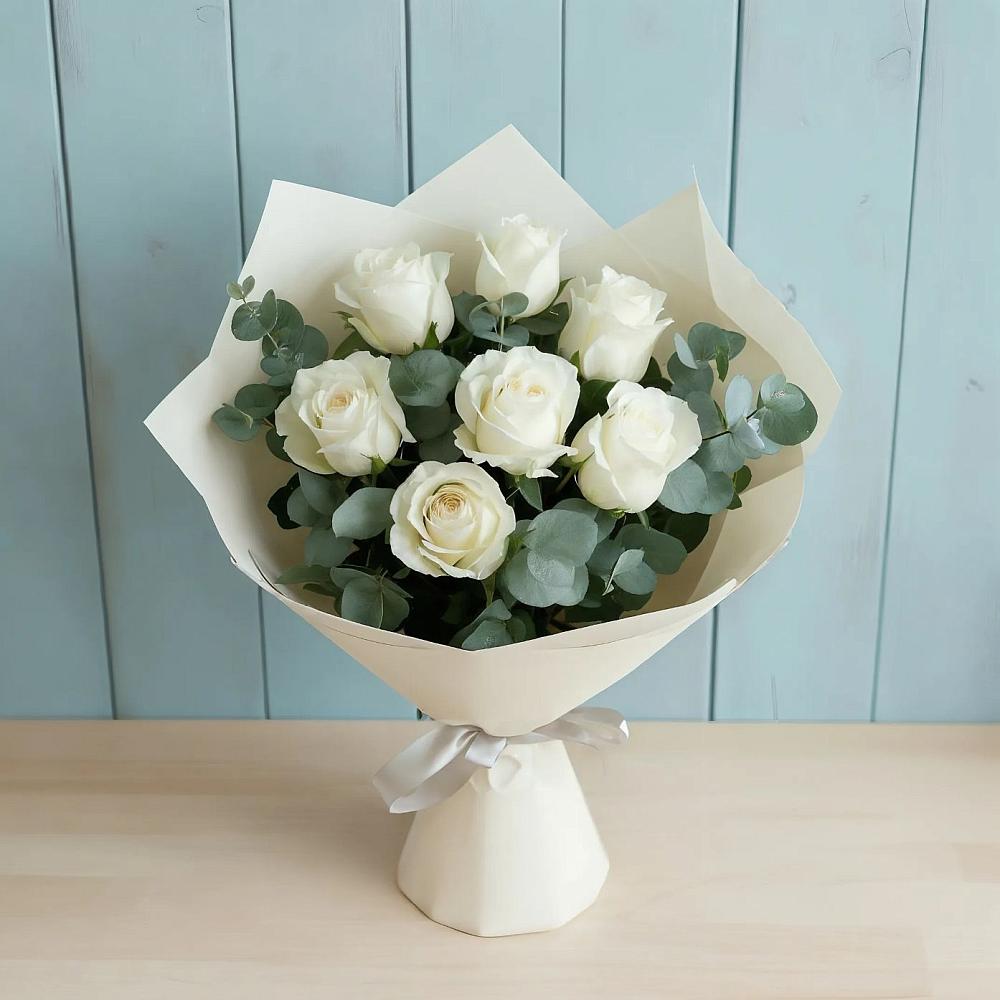 Букет Белые розы в Эвкалипте в Геленджике