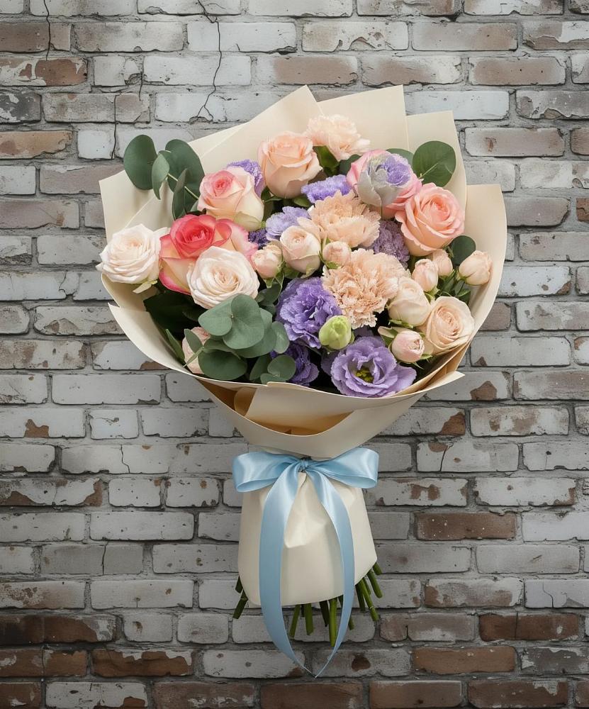 Букет цветов из: Розы, Лизиантусы и Гвоздики в Геленджике