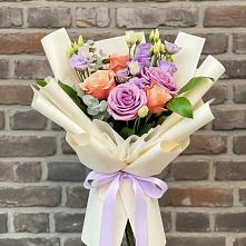 Букет цветов из:  Лизиантусы и Розы #REPLACE_PRED# Геленджике