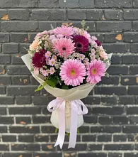 Букет цветов из:  Герберы и Хризантемы в Геленджике
