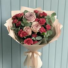 Букет цветов из:  Гвоздики и Розы в Геленджике