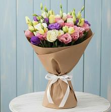 Букет цветов из:  Лизиантусы в Геленджике